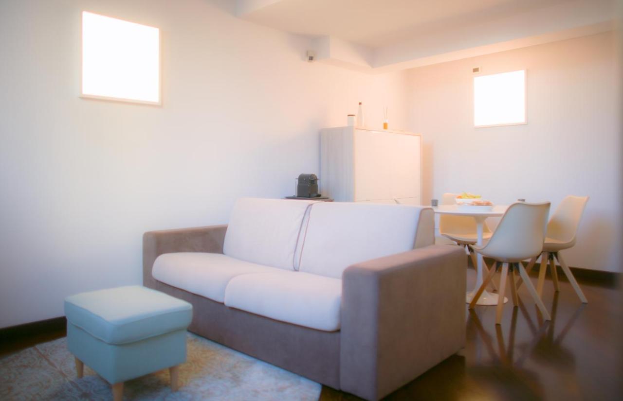 Bnbutler - Bergonzoli - Modern And Bright Near Station Apartment