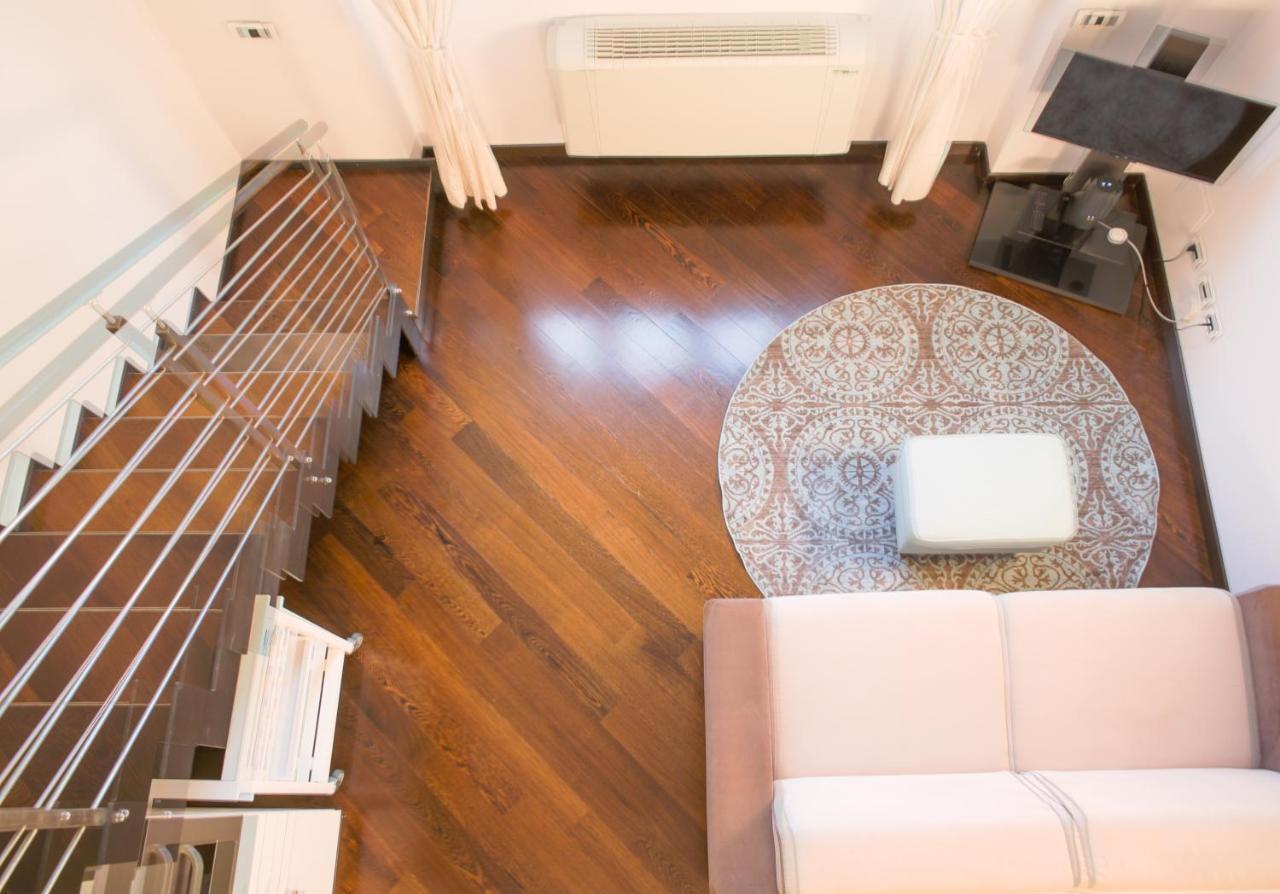 Bnbutler - Bergonzoli - Modern And Bright Near Station Apartment *