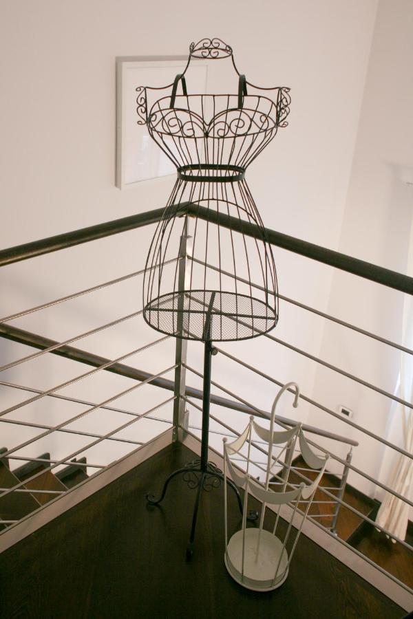 Bnbutler - Bergonzoli - Modern And Bright Near Station Apartment